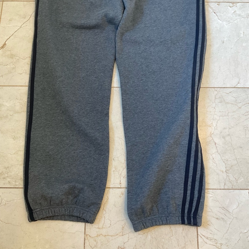 Adidas Sweat Pants NWT, grey with black leg stripes, fleece, Men’s Sz XL - Picture 8 of 12
